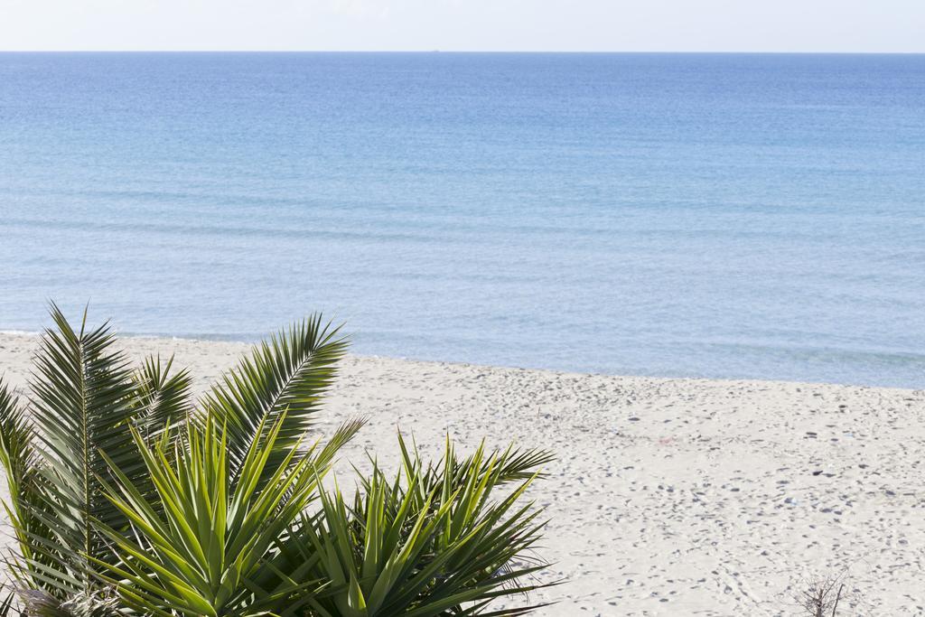 Sud Beach Hotel Fronte Mare By Ria Hotels Marina Di Pulsano Habitación foto