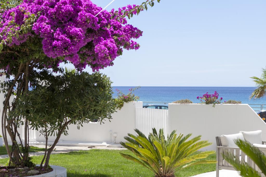 Sud Beach Hotel Fronte Mare By Ria Hotels Marina Di Pulsano Exterior foto